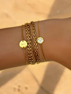 Finaste 2 initialen armband klein muntje goud kleurig Best