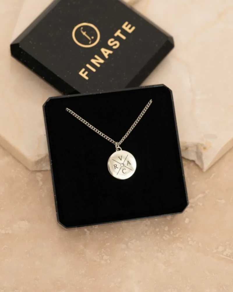 Finaste Ketting 4 initials exclusive Best
