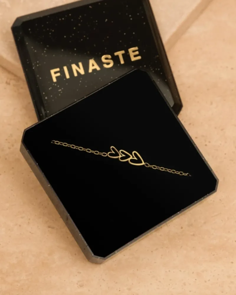 Finaste Ketting love hearts triple goudkleurig Outlet
