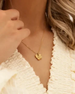 Finaste Ketting met bloemetje goudkleurig New