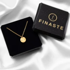 Finaste Ketting Met Drie Letters Goud Kleurig Clearance