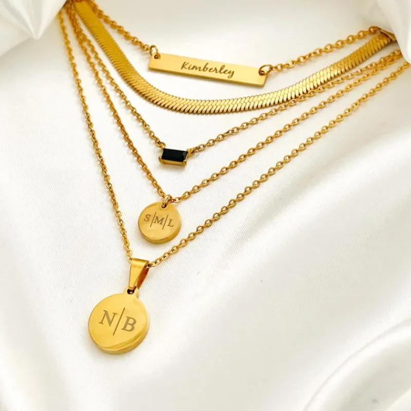 Finaste Ketting Met Drie Letters Goud Kleurig Clearance