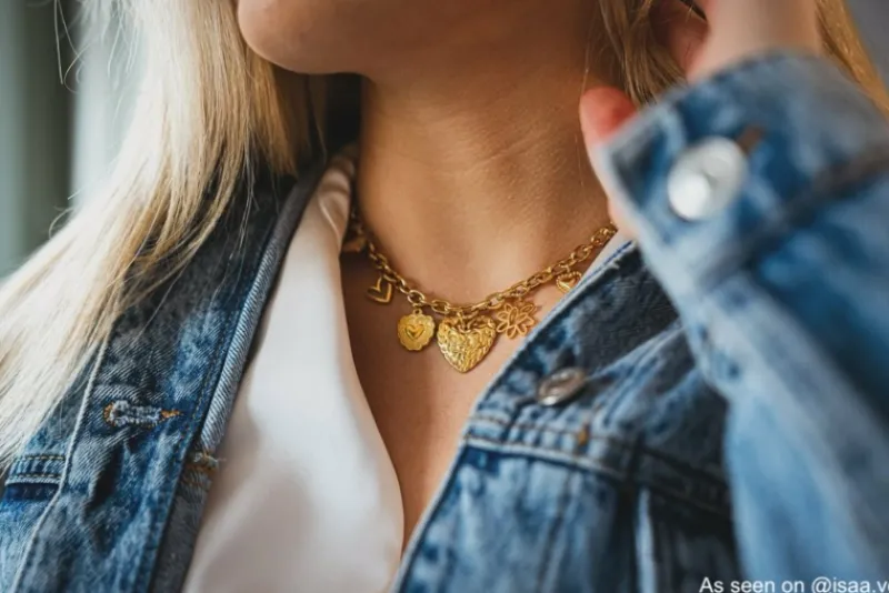 Finaste Ketting met hartjes bedels goudkleurig Sale
