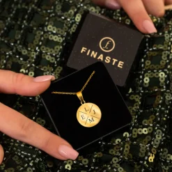 Finaste Ketting Met Vier Initialen Goud Kleurig Discount