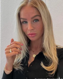 Finaste Ketting side way cross goldplated Best