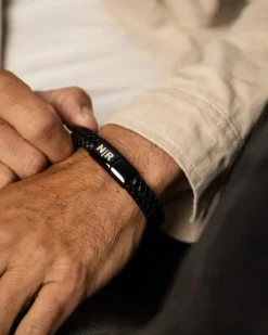 Finaste Leren mannen armband met naam zwart Outlet