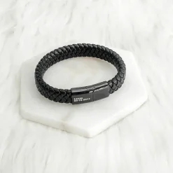 Finaste Leren mannen armband met naam zwart Outlet