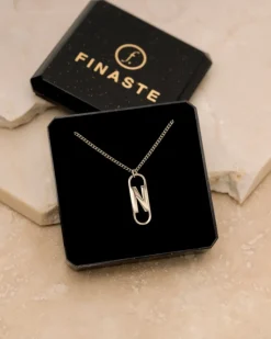 Finaste Letter ketting charm New