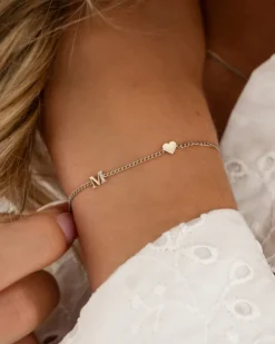 Finaste Mini initial armband met hartje Fashion
