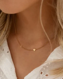 Finaste Mini initial ketting met hartje goudkleurig Online