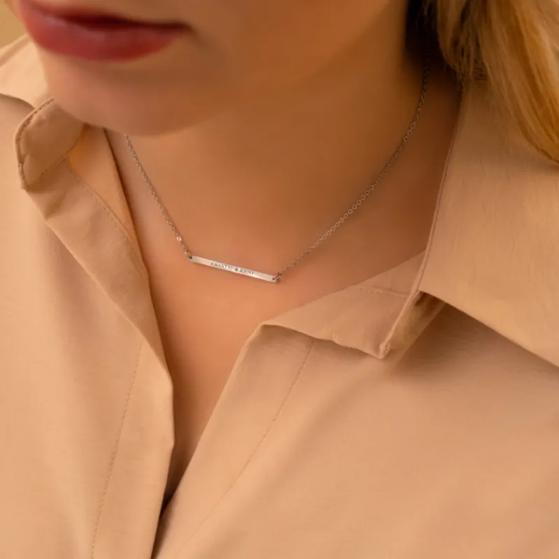 Finaste Minimalistische graveerbare bar ketting Online