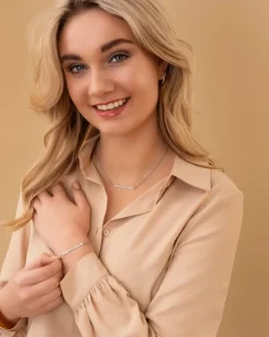 Finaste Minimalistische graveerbare bar ketting Online