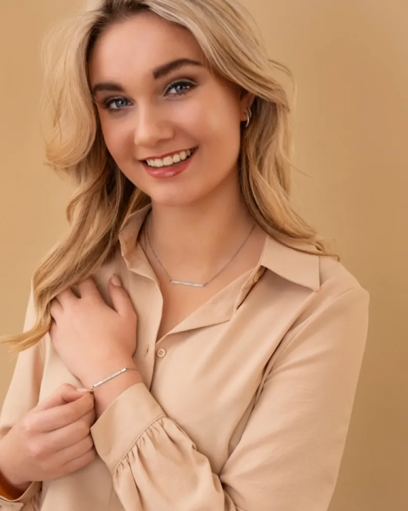 Finaste Minimalistische graveerbare bar ketting Online