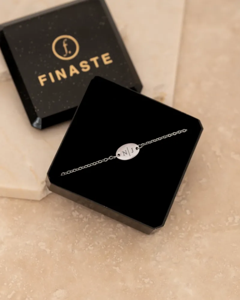 Finaste Musthave armbandje met 2 letters Sale