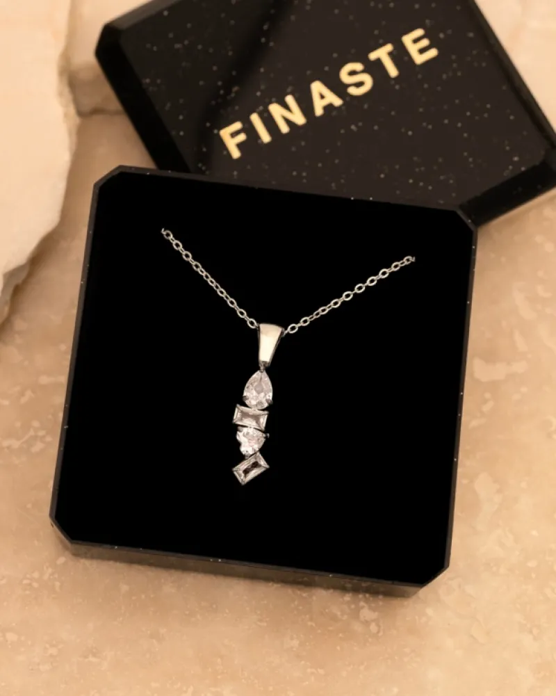 Finaste Necklace glam stones New