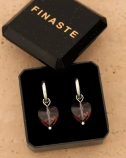 Finaste Oorbellen met paars hartje Outlet