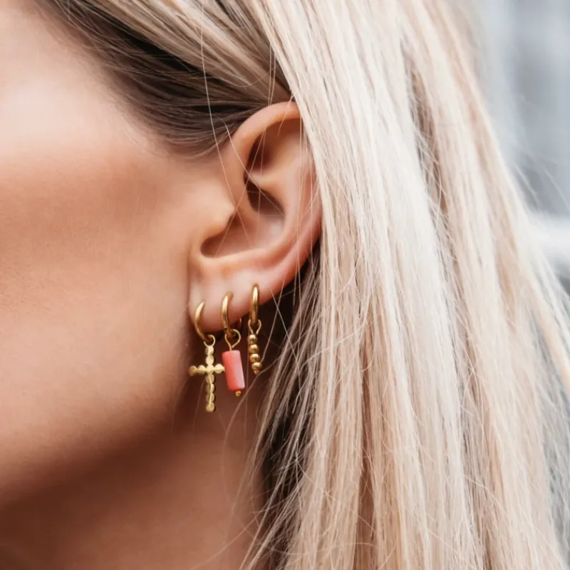 Finaste Oorringetjes met koraal steentje kleur goud Hot