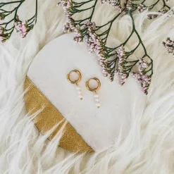 Finaste Oorringetjes met pareltjes goud kleurig Online