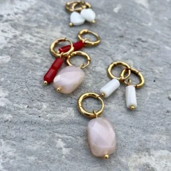 Finaste Oorringetjes rode steentjes goudkleurig Outlet