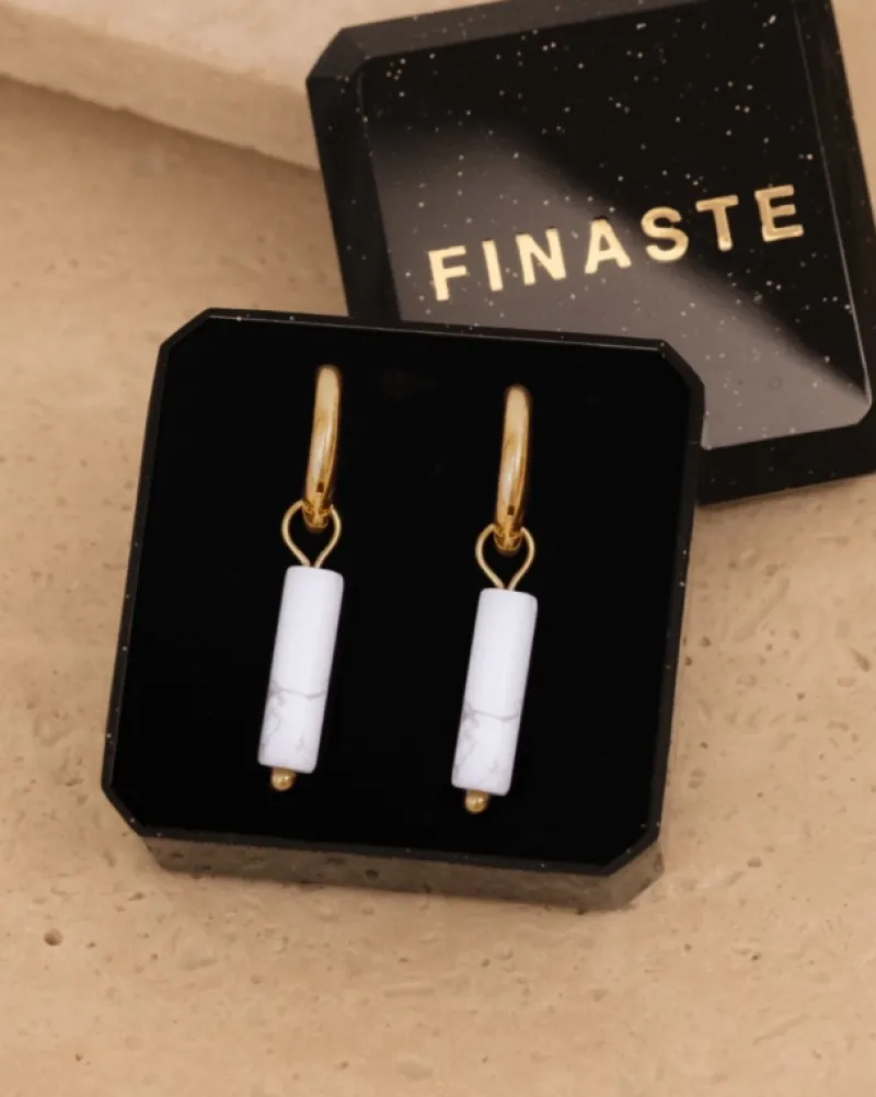 Finaste Oorringetjes white howlite beads goudkleurig Outlet