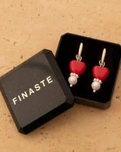 Finaste Red heart & pearl earrings Outlet