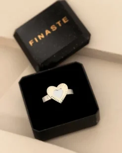 Finaste Ring met hartje wit New