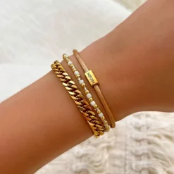 Finaste Satin initial armbandje nude gold plated Online