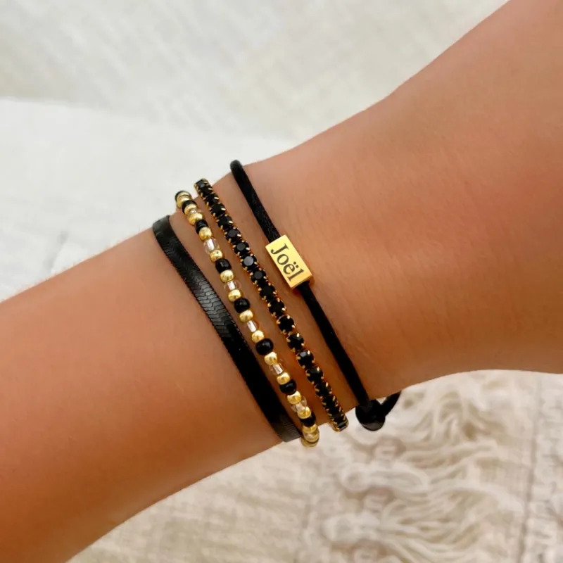 Finaste Satin initial armbandje zwart gold plated Hot