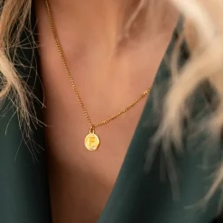 Finaste Shiny initial ketting goudkleurig New
