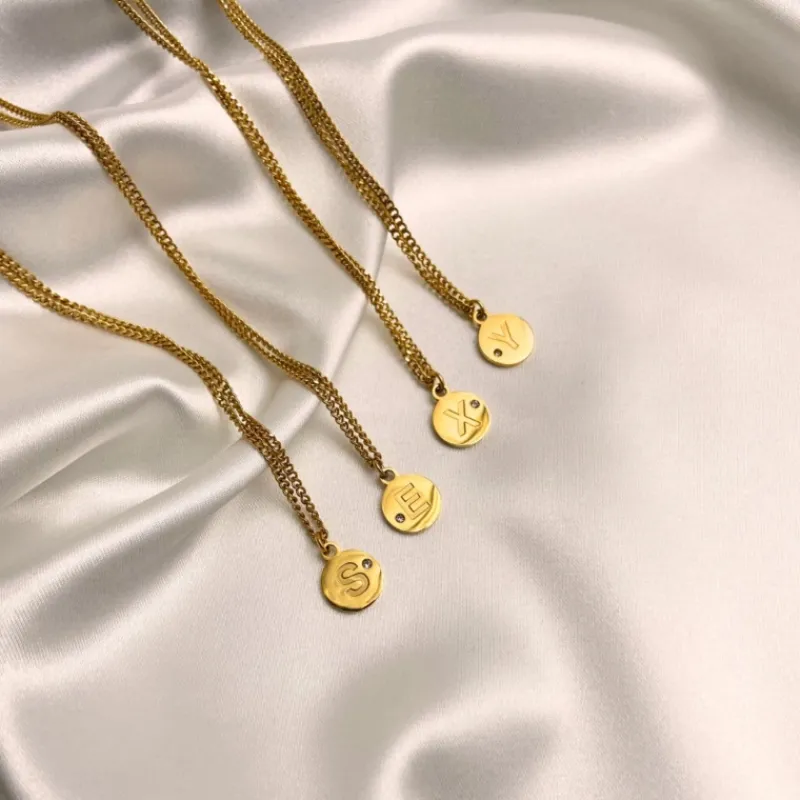 Finaste Shiny initial ketting goudkleurig New