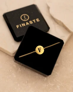 Finaste Statement initial armband goudkleurig Best