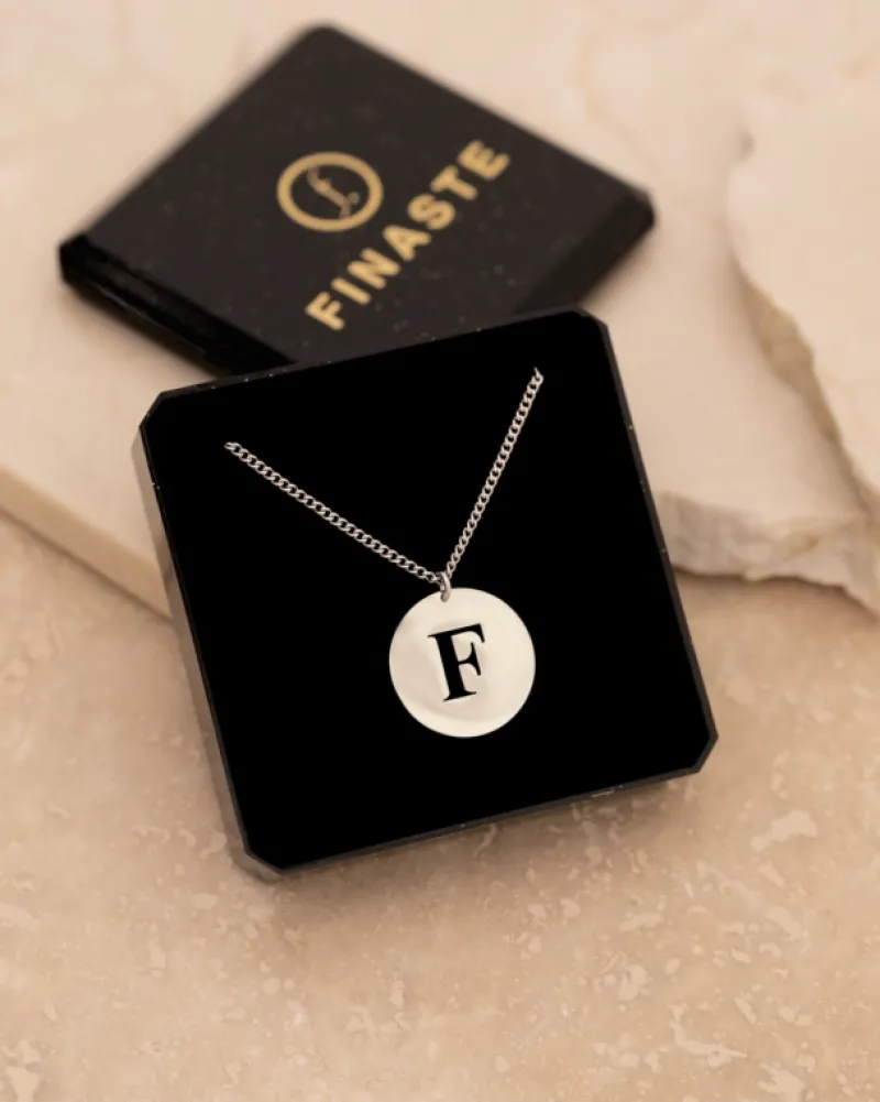 Finaste Statement initial ketting Sale