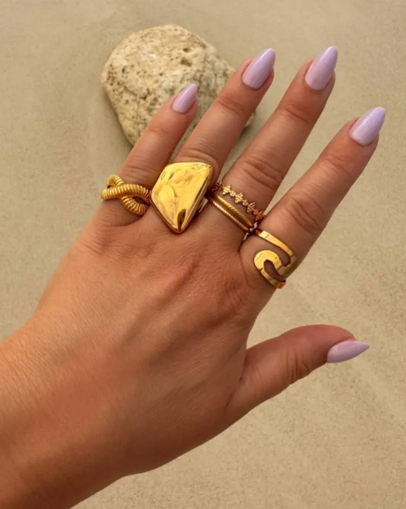 Finaste Statement ring gekruist met streepjes goudkleurig Best