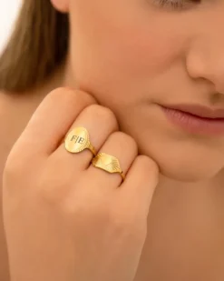 Finaste Verstelbare initial ring vintage goudkleurig Best