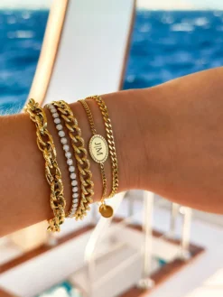 Finaste Vintage initial bracelet goldplated Hot