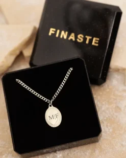 Finaste Vintage initial necklace Online