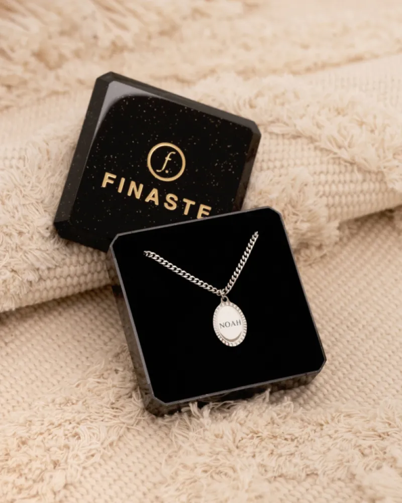 Finaste Vintage initial necklace Online