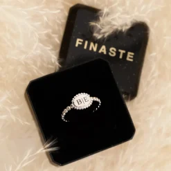 Finaste Vintage Initial Ring Discount