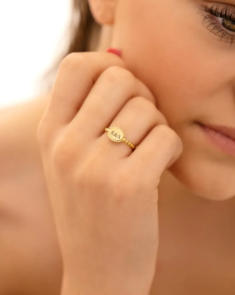 Finaste Vintage Initial Ring Goudkleurig New