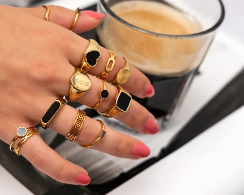 Finaste Zwarte jetset ring goudkleurig Clearance